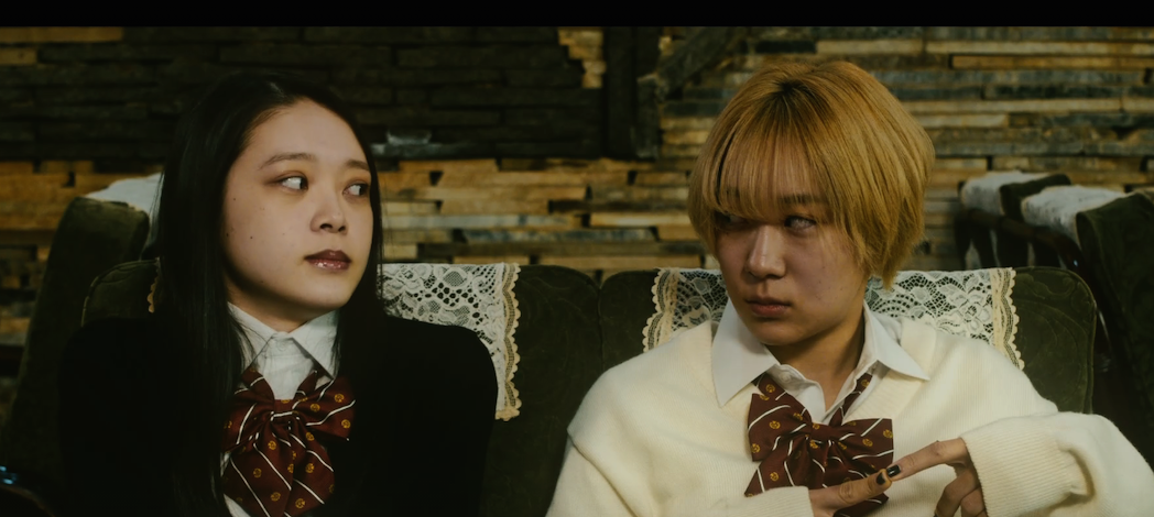 【衝撃作】『ベイビーわるきゅーれ』を舐めて観たら、開始5分で語彙力が死んだ話。